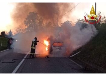 E' accaduto in Friuli. Impatto con due automobili nel pomeriggio