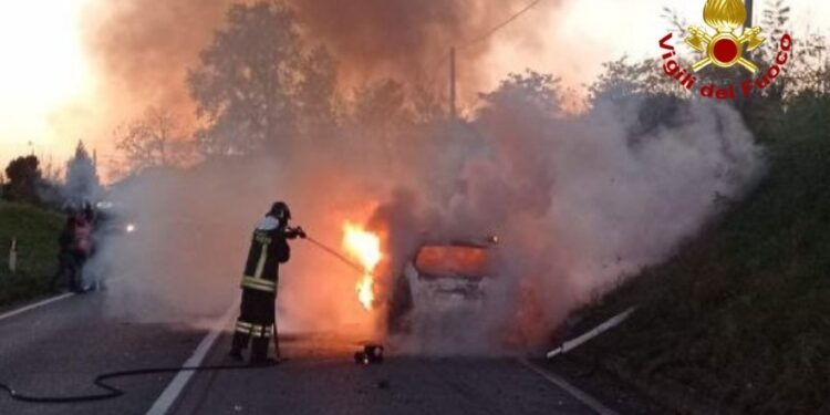 E' accaduto in Friuli. Impatto con due automobili nel pomeriggio