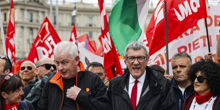 L'annuncio a Firenze nell'assemblea con Landini
