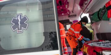 Si tratta di un uomo di 78 anni che è morto sul colpo