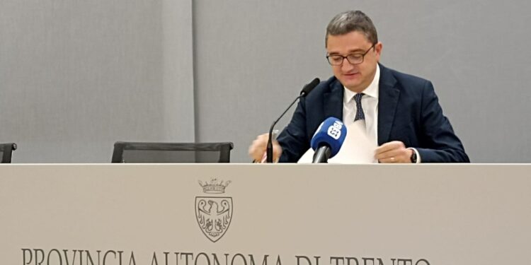 La legge fu impugnata dal Governo con voto contrario della Lega
