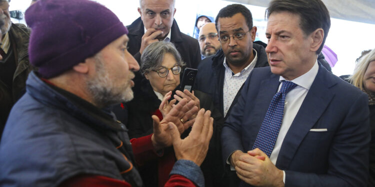 'Non vogliono confrontarsi con la realtà di una crescita zero'