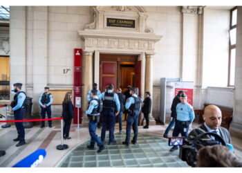 Ex presidente presente in videoconferenza