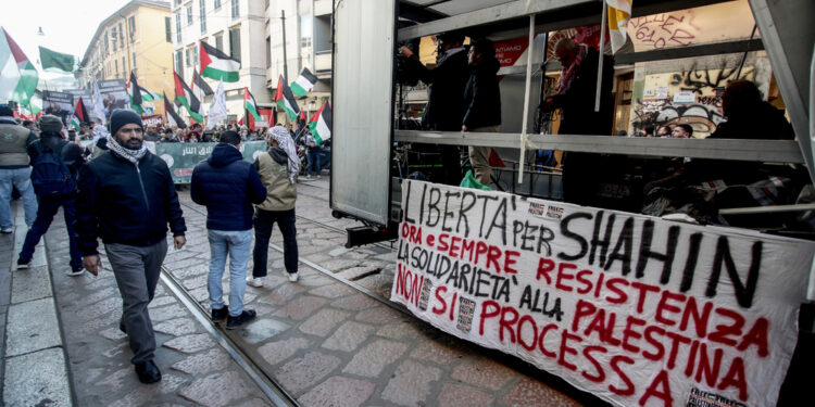 'La solidarietà alla Palestina non si processa'