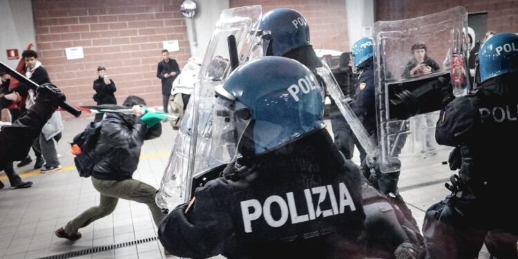 Diciottenne ai domiciliari