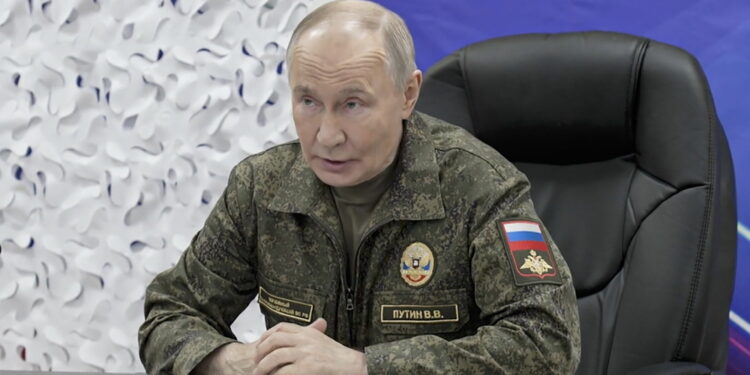 'I negoziati non si fanno in modalità megafono'