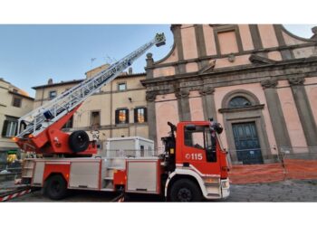 Ha ceduto parte del tetto.Pompieri hanno messo in sicurezza area