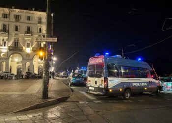La polizia blocca i tentativi di blitz in centro città
