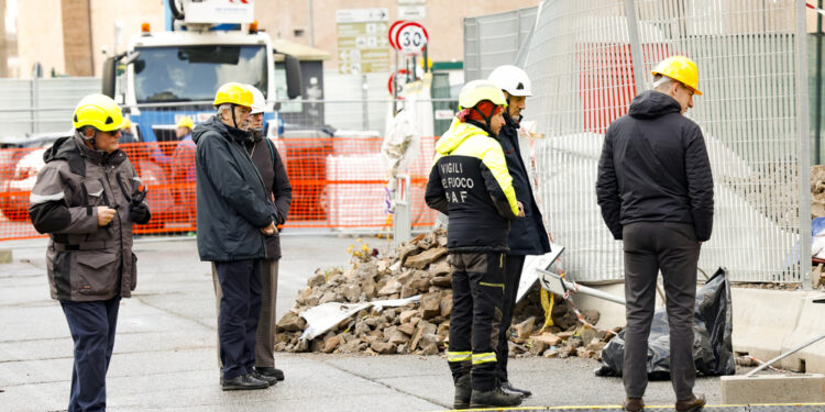 Tolti sigilli a una parte dell'area del cantiere dopo il crollo