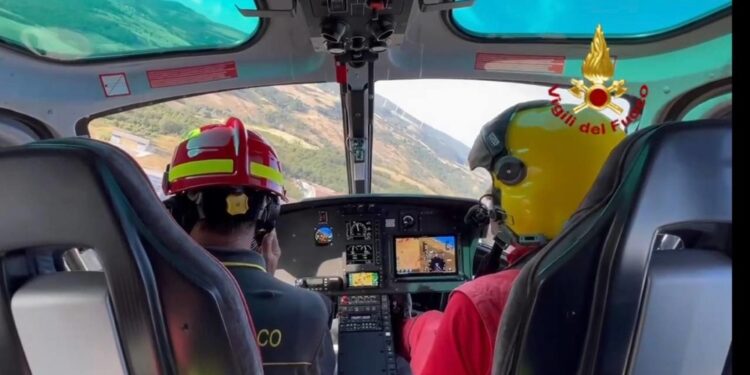 In corso le operazioni di soccorso dei vigili del fuoco