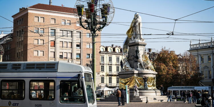"Tassare i ricchi per fermare il collasso climatico"