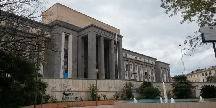 Udienza di convalida per i tre agli arresti domiciliari