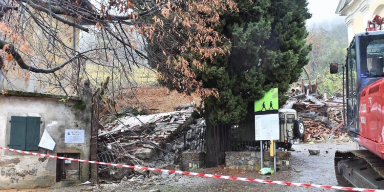 Sindaco: '5 abitazioni resteranno temporaneamente inagibili'