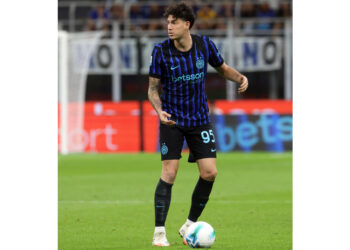 Il colpo mentre era a San Siro in campo contro il Kairat