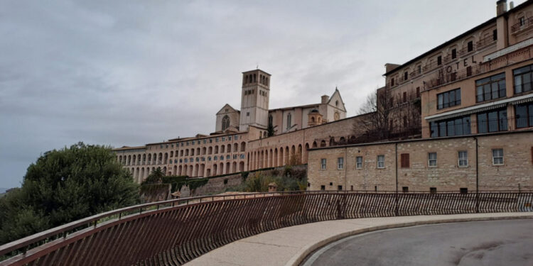 Leone sulla tomba del santo