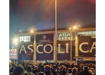 A San Benedetto colpito anche il fratello. Entrambi in ospedale