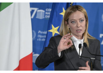 Il post della premier sui social con la faccina perplessa