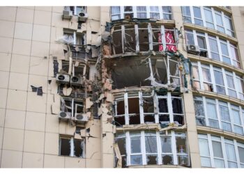 Secondo le autorità ucraine anche un 13enne tra gli 11 feriti