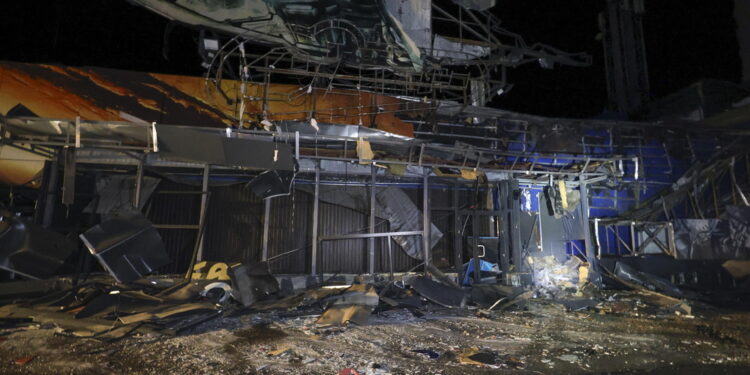 'Si contano anche dieci feriti'