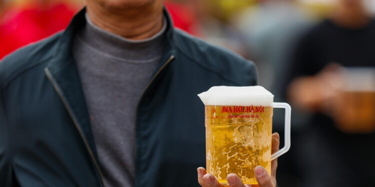 Studio: 'Il nostro cervello è programmato per amare alcol'