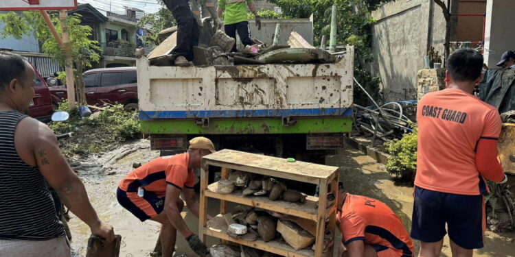 Massima allerta dalle autorità. Cancellati oltre 300 voli