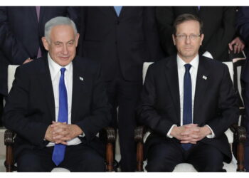 Il premier israeliano è sotto processo per corruzione