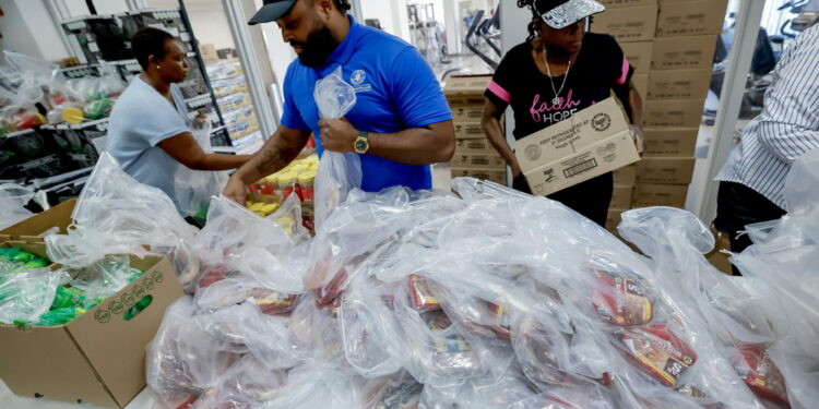 Axios e Cnn: 'Prevede fondi fino a gennaio ma non Obamacare'