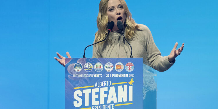 Congratulazioni a Decaro in Puglia e Fico in Campania