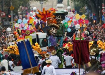 La sindaca della capitale: 'Celebriamo chi ci ha dato la vita'