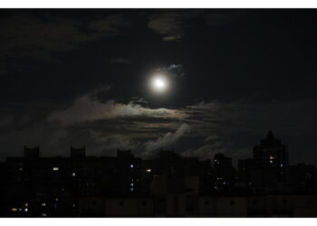 'Massiccio attacco con droni e missili