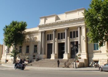 Il piccolo era stato trovato tra gli scogli nel maggio del 2024