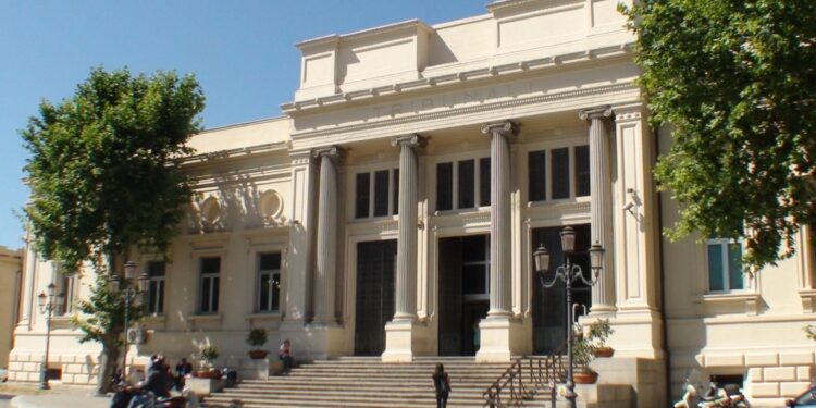 Il piccolo era stato trovato tra gli scogli nel maggio del 2024