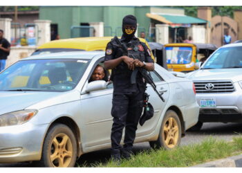 Tra loro 303 alunni e 12 insegnanti