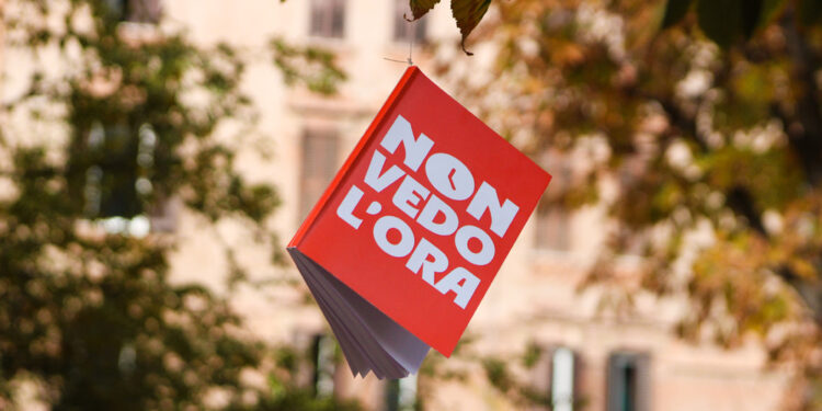 Save the children 'azione a Roma per invitare a riflettere'