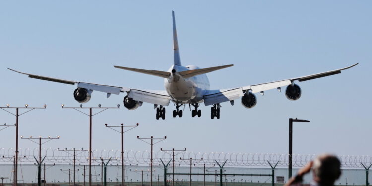 La United Airlines ne annulla 600 fino a martedì