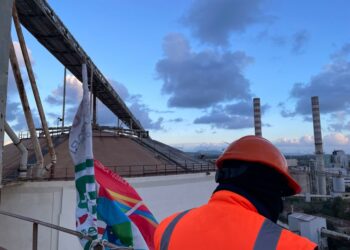 Decima notte di protesta sul silo