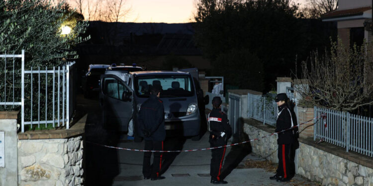 L'uomo ha sparato due colpi