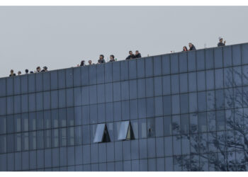 La polizia ha identificato quasi tremila persone