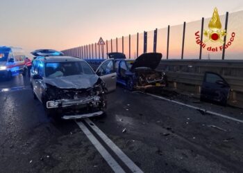 Coinvolti anche 4 bambini portati in ospedale