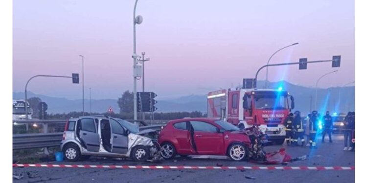 L'incidente è avvenuto ad un incrocio lungo la statale 106