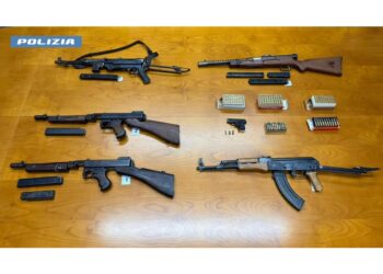 Polizia di Milano trova armi da guerra