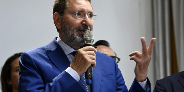 Ex sindaco trova sintonia con Raggi. I Dem