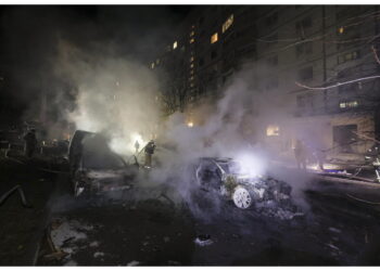 I feriti adesso sono almeno 17