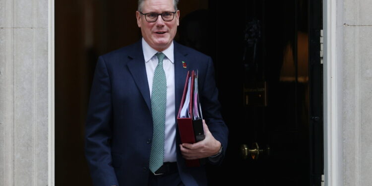 Il primo ministro evita di criticare l'azione legale di Trump