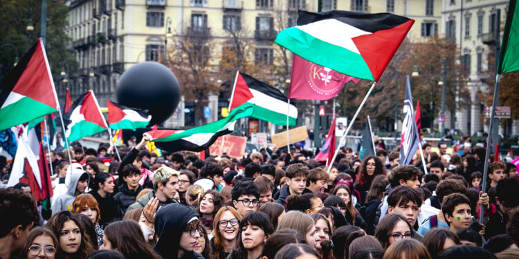 Anche universitari criticano il modello attuale istruzione