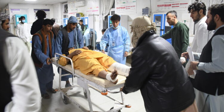 I feriti sono almeno 320