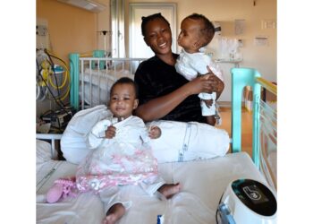 Erano unite nella regione addominale e toracica