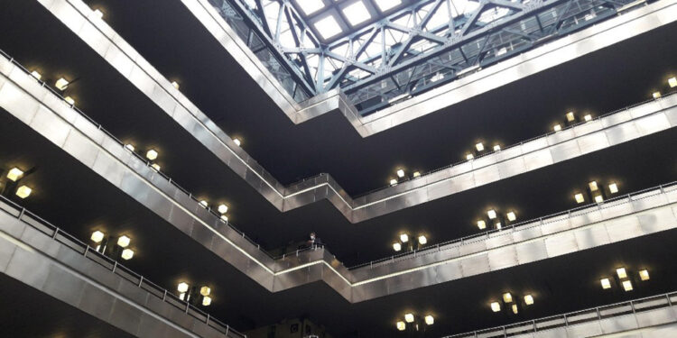 Perizia su distanza e colpi esplosi durante operazione antidroga