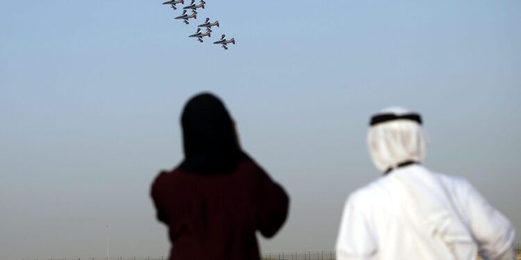 Tejas precipita tra le fiamme a circa 1