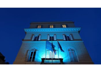 Per la Giornata dell'Infanzia un monumento illuminato di blu